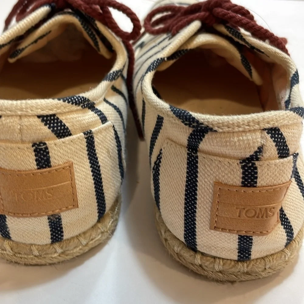 TOMS cream striped espadrille canvas lace up summer sneakers size 8.5